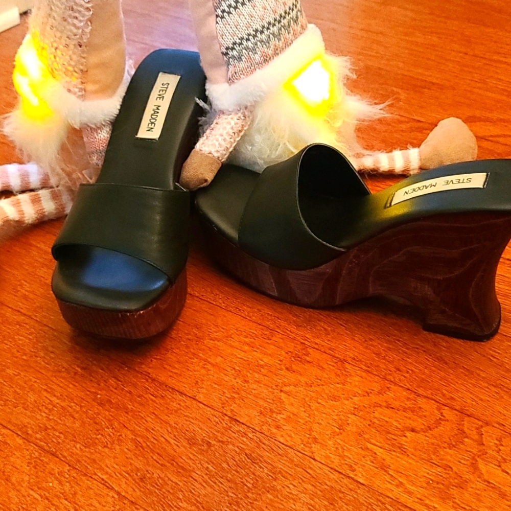 VINTAGE Wedge Women's Shoes by Steve Madden Leather Wood Bottom Size 8